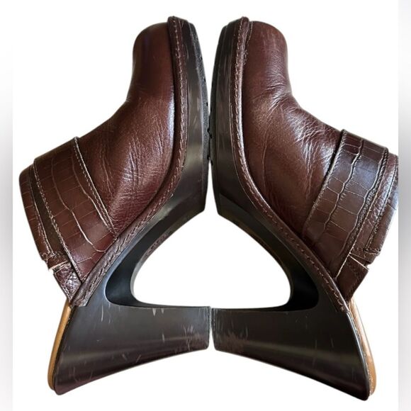 Sofft Women's Aviano Clogs, Mahogany, Size 8. Approx 3.5” Heel. - Picture 4 of 8